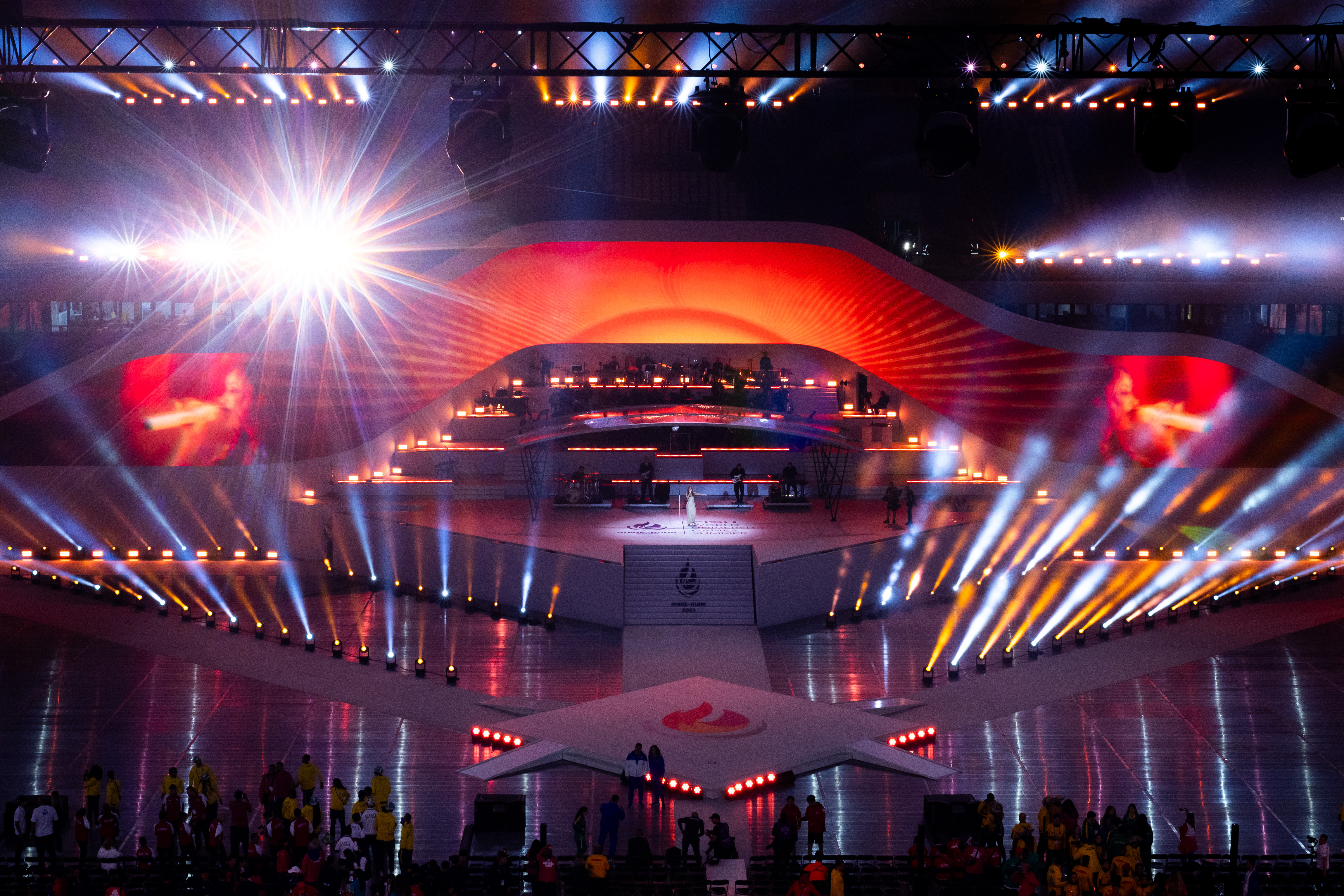 World Club Dome Festivalpublikum vor Bühne